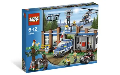 LEGO City 4440 Forest Police Station set, image 4