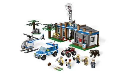 LEGO City 4440 Forest Police Station set, image 2