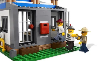 LEGO City 4440 Forest Police Station set, image 7