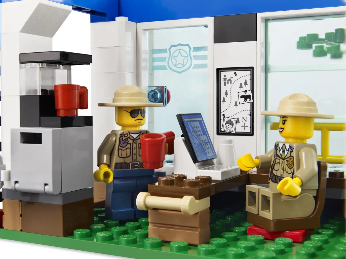 LEGO City 4440 Forest Police Station set, image 16