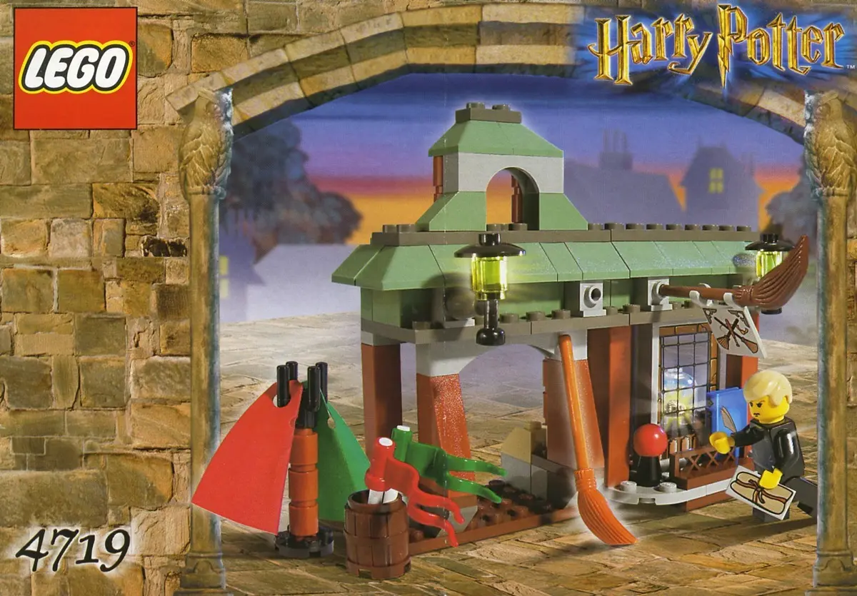 LEGO Harry Potter 4719 Quality Quidditch Supplies set
