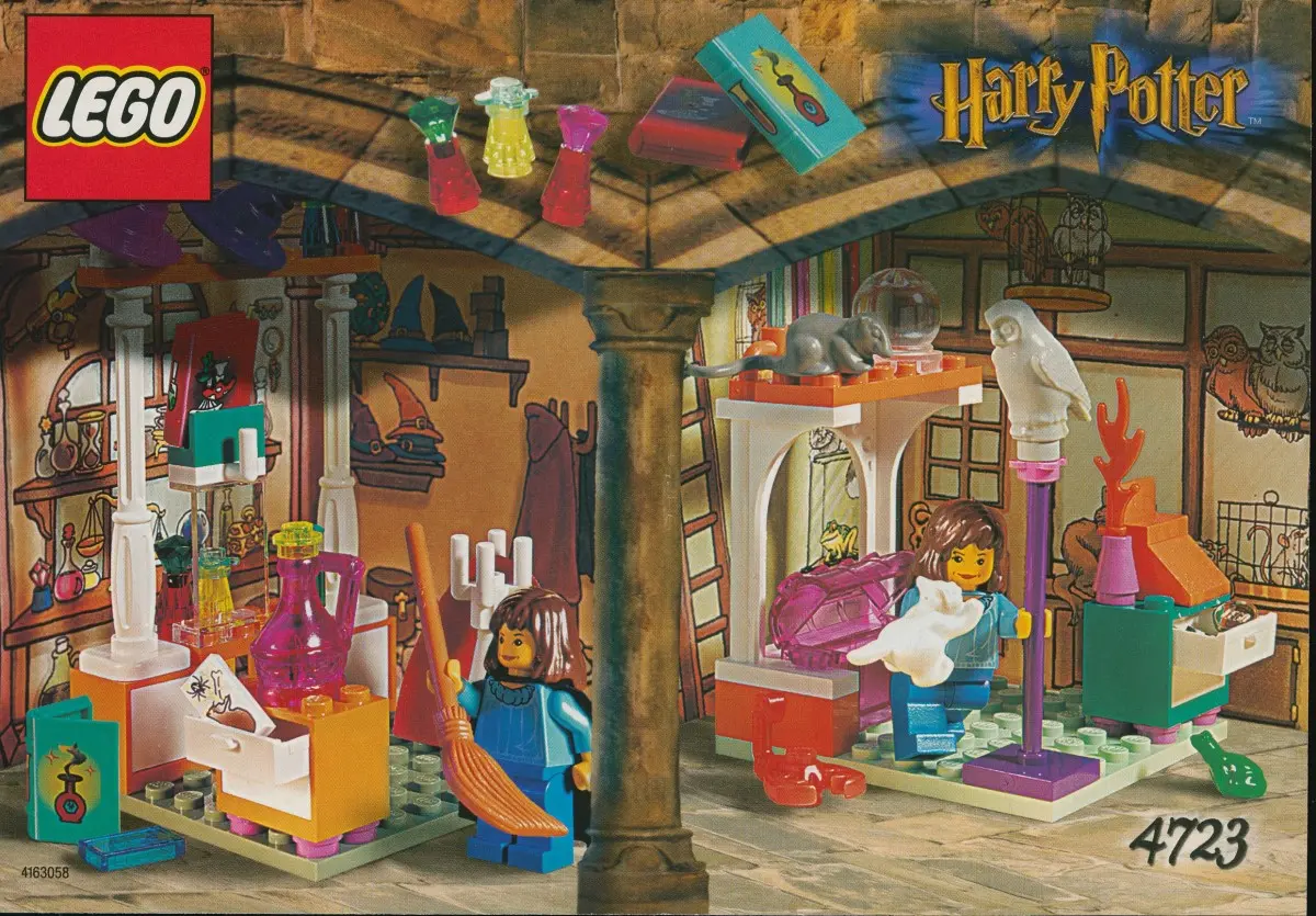 LEGO Harry Potter 4723 Diagon Alley Shops set, image 2
