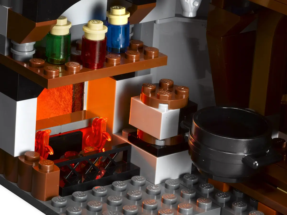 LEGO Harry Potter 4738 Hagrid's Hut set, image 14