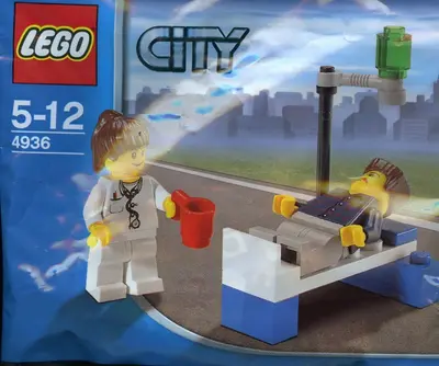 LEGO City 4936 Doc & Patient set
