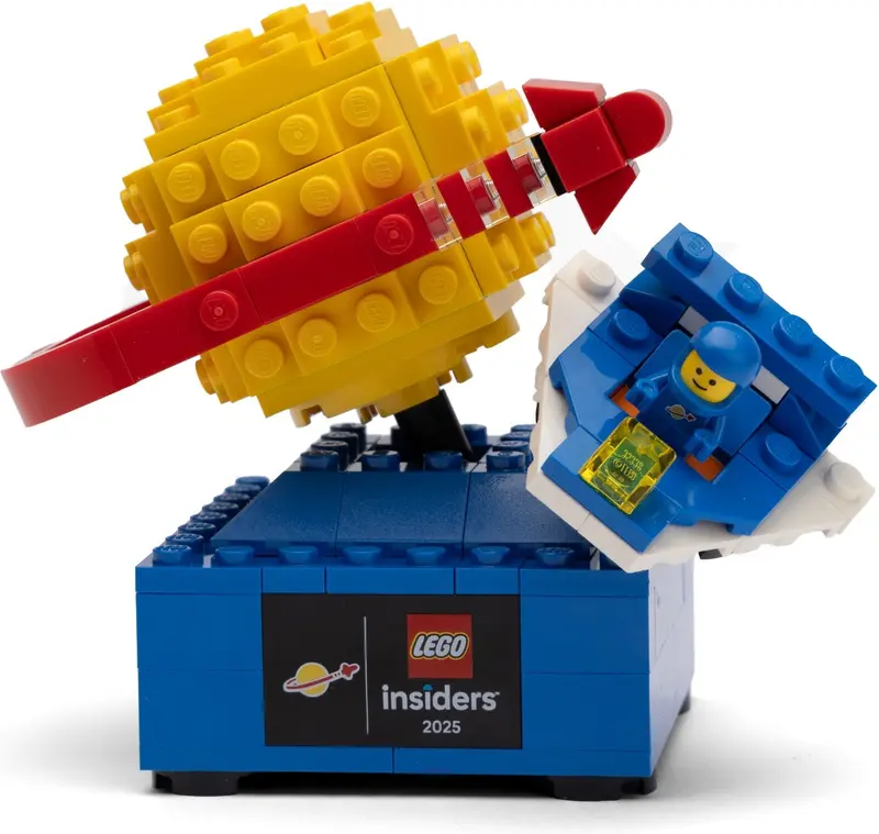 LEGO Promotional 5009806 Retro Space Explorer set