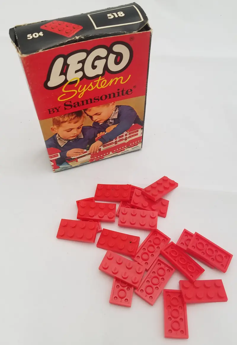 LEGO Samsonite 518 2 X 4 Plate (Flat Roof Bricks with 8 Studs) set