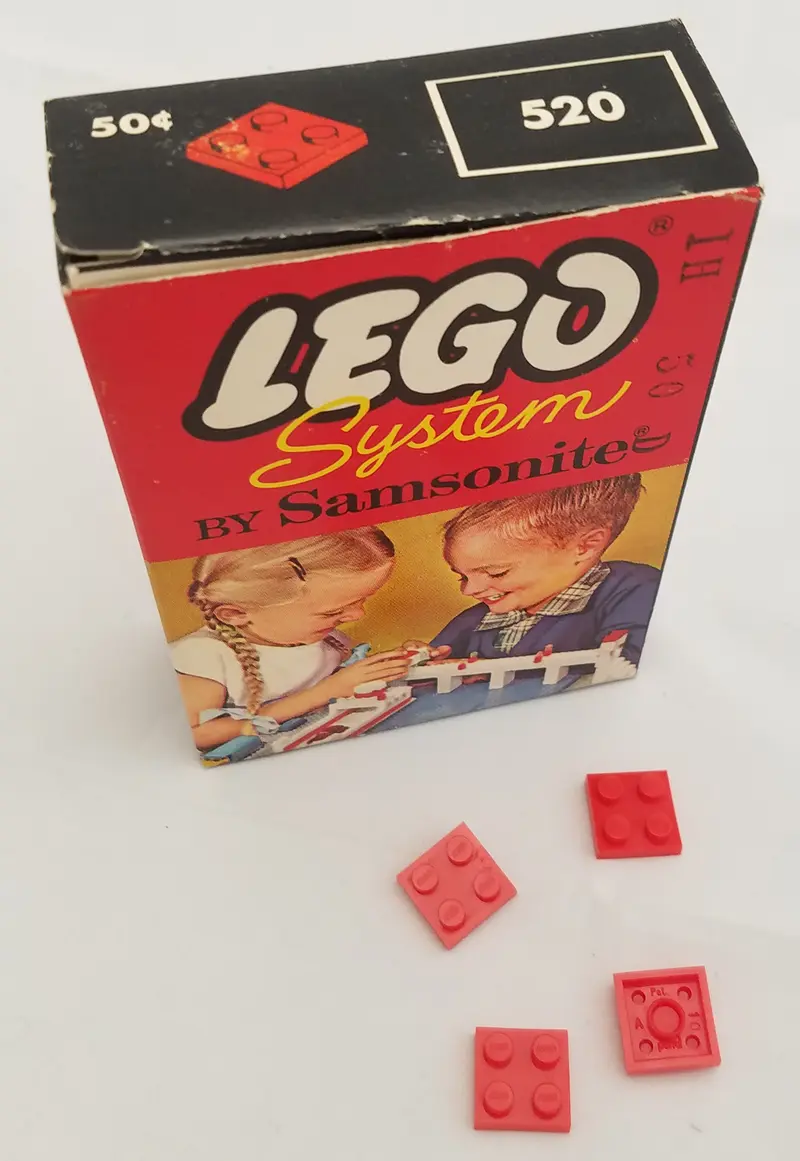 LEGO Samsonite 520 2 X 2 Plate (Flat Roof Bricks with 4 Studs) set, image 2