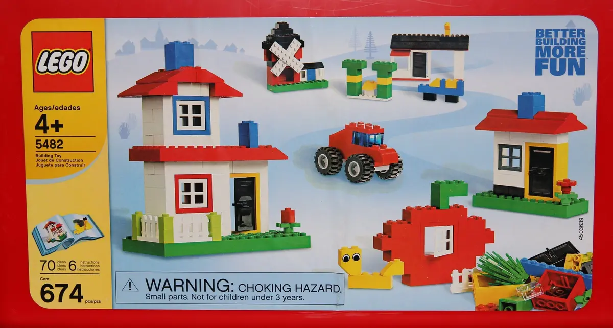 LEGO Make and Create 5482 Ultimate House Building Set set, image 2
