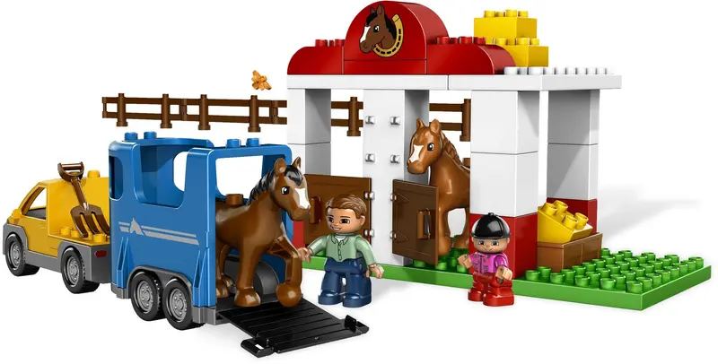 LEGO DUPLO 5648 Horse Stables set