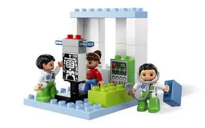 LEGO DUPLO 5795 Big City Hospital set, image 6
