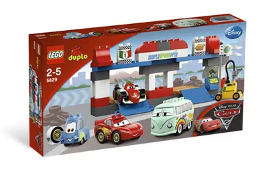 LEGO DUPLO 5829 The Pit Stop set, image 3