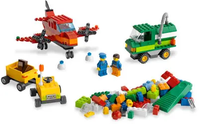 LEGO Bricks and More 5933 Airport Building Set set, image 2