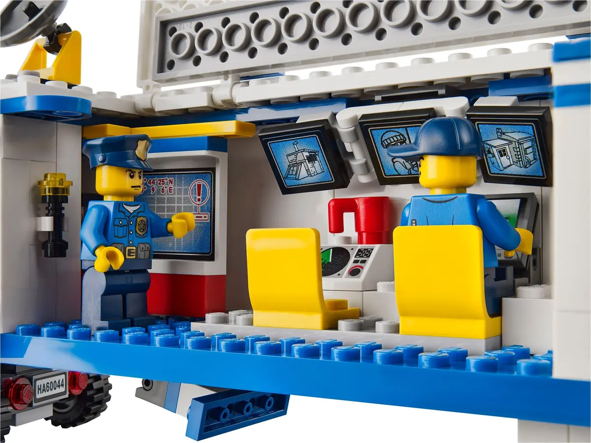 LEGO City 60044 Mobile Police Unit set, image 4