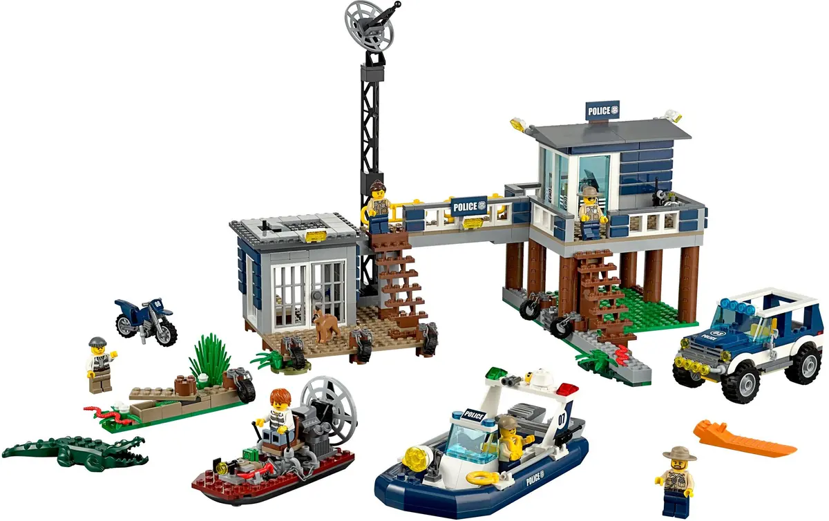 LEGO City 60069 Swamp Police Station set