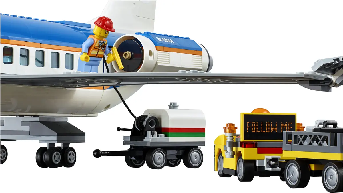 LEGO City 60104 Airport Passenger Terminal set, image 14