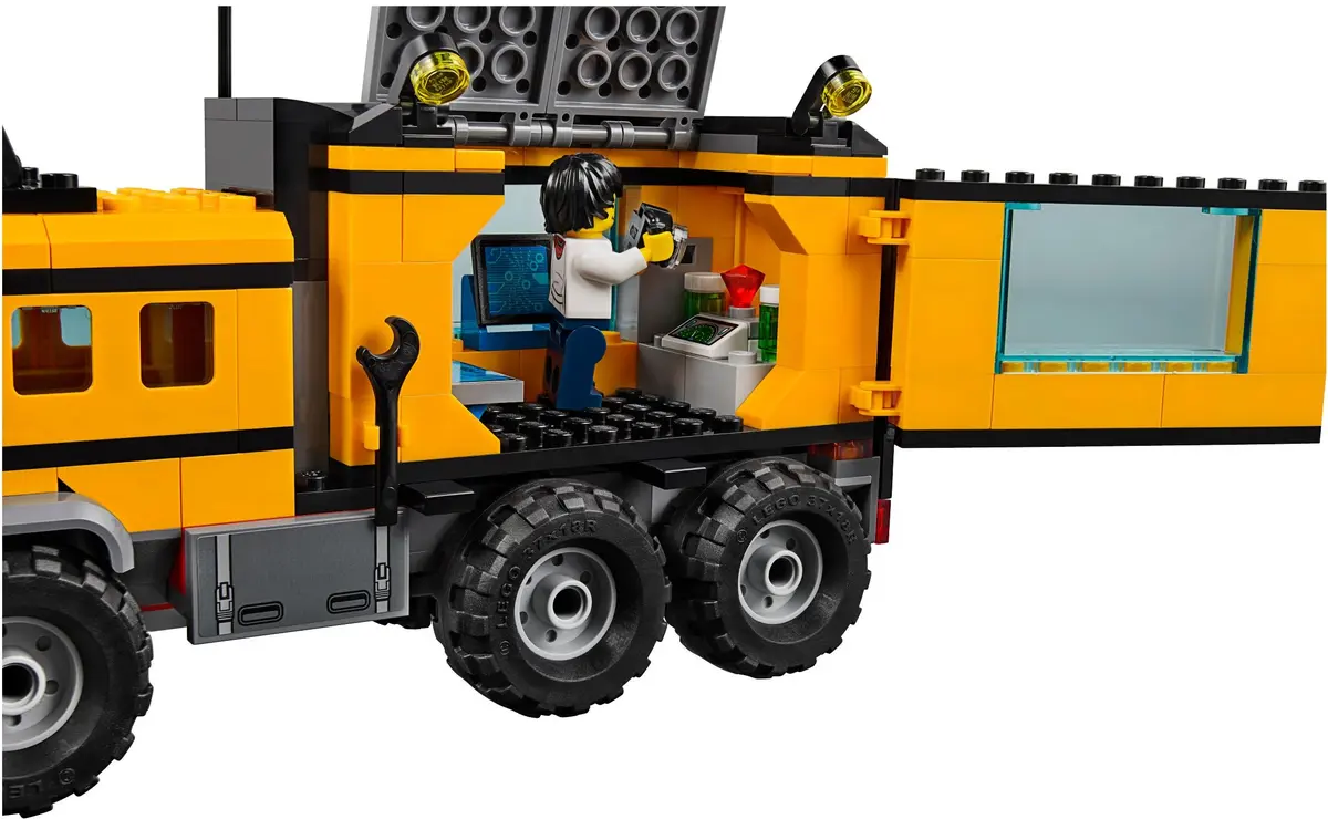 LEGO City 60160 Jungle Mobile Lab set, image 6