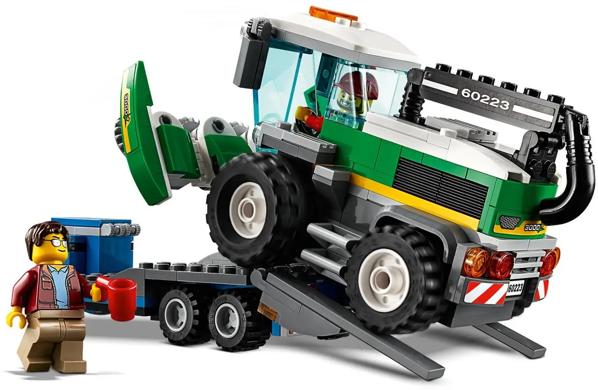 LEGO City 60223 Harvester Transport set, image 4