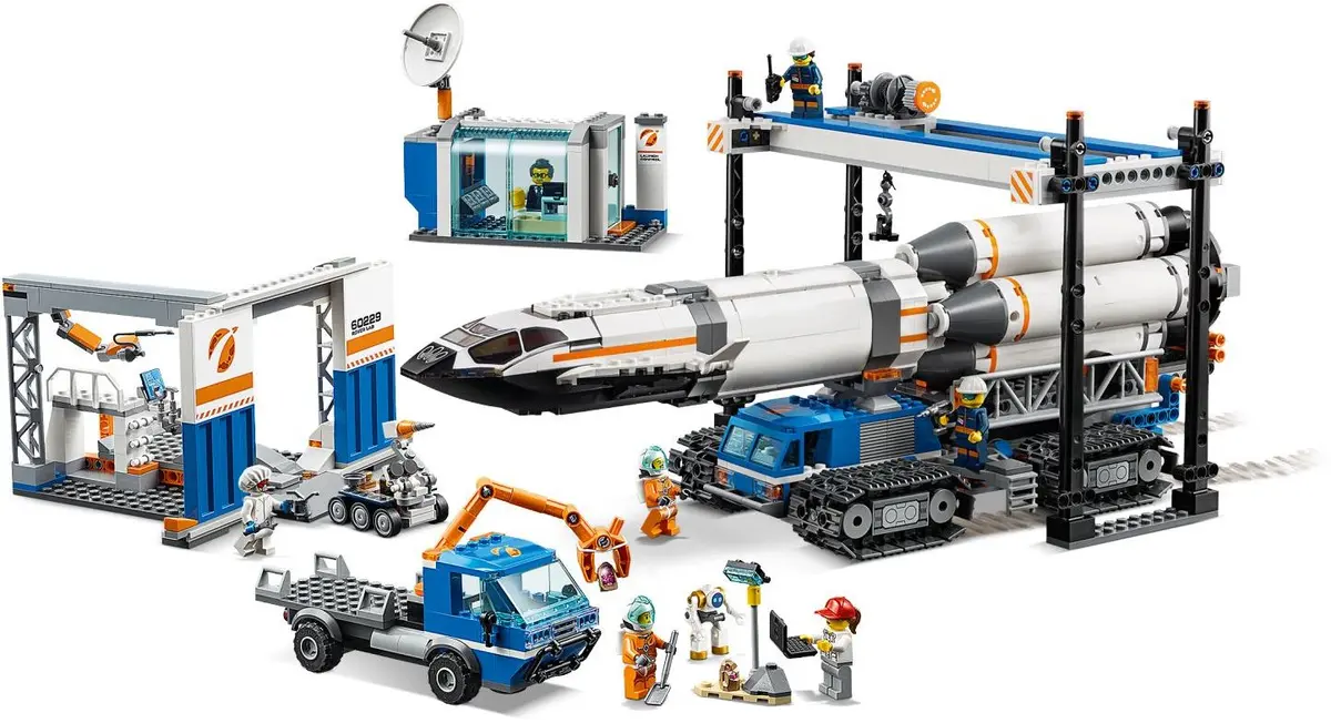 LEGO City 60229 Rocket Assembly & Transport set, image 3