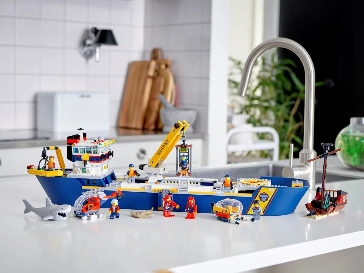 LEGO City 60266 Ocean Exploration Ship set, image 11