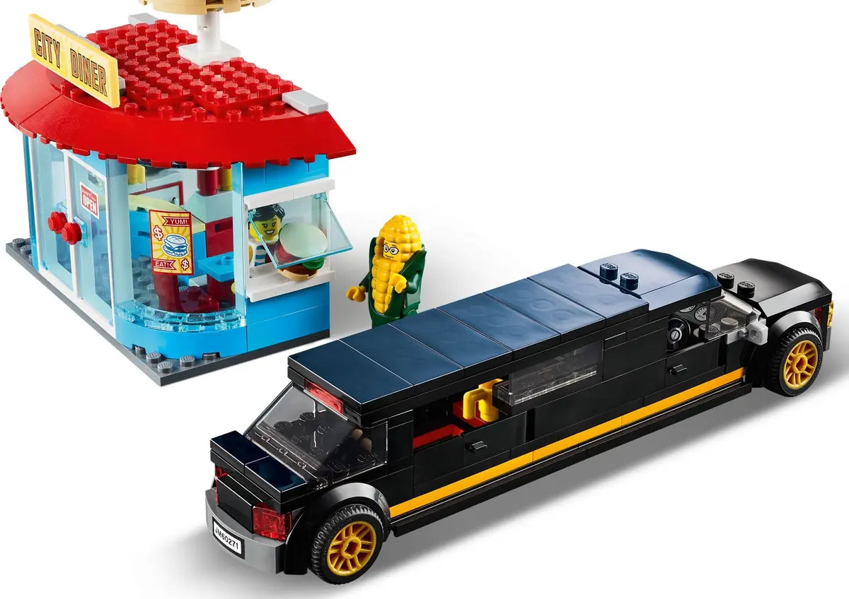 LEGO City 60271 Main Square set, image 4