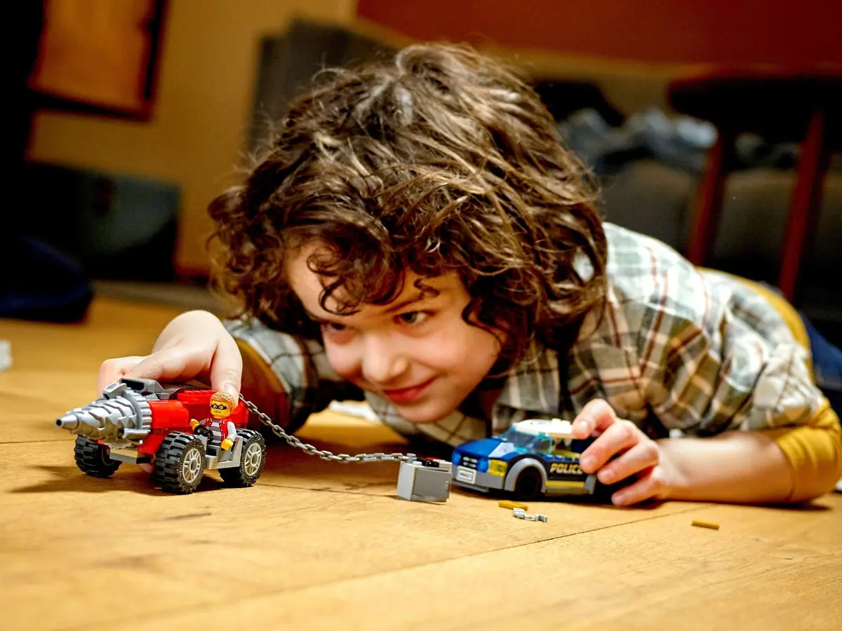 LEGO City 60273 Elite Police Driller Chase set, image 4