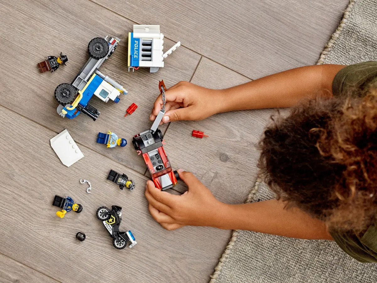 LEGO City 60276 Police Prisoner Transport set, image 8