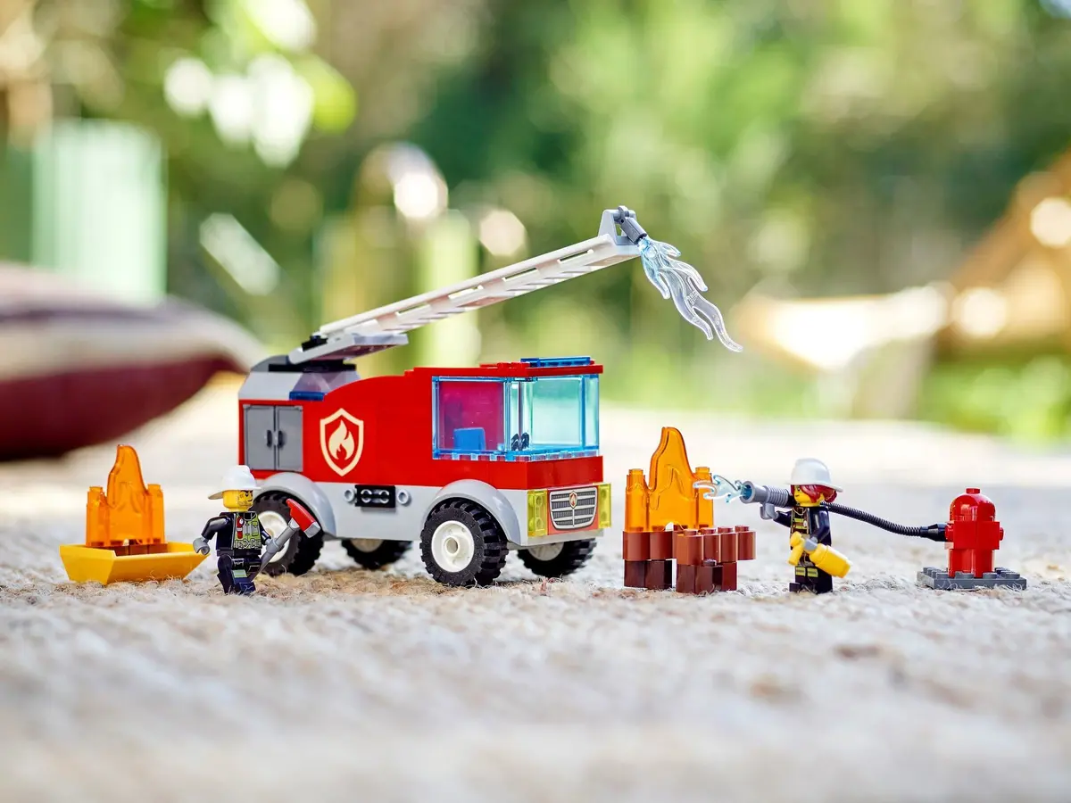 LEGO City 60280 Fire Ladder Truck set, image 3