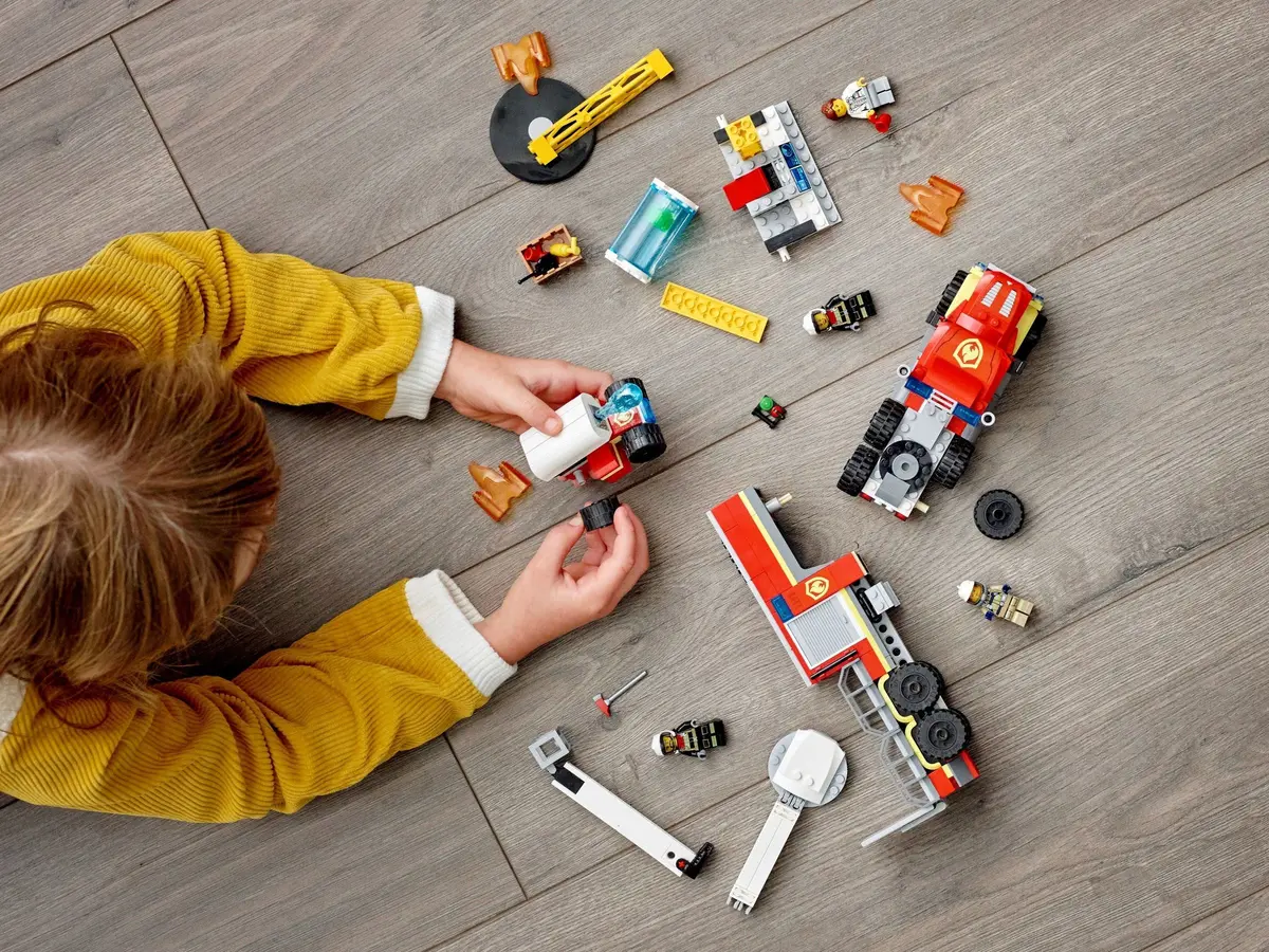 LEGO City 60282 Fire Command Unit set, image 3