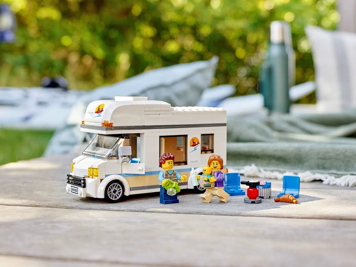 LEGO City 60283 Holiday Camper Van set, image 4