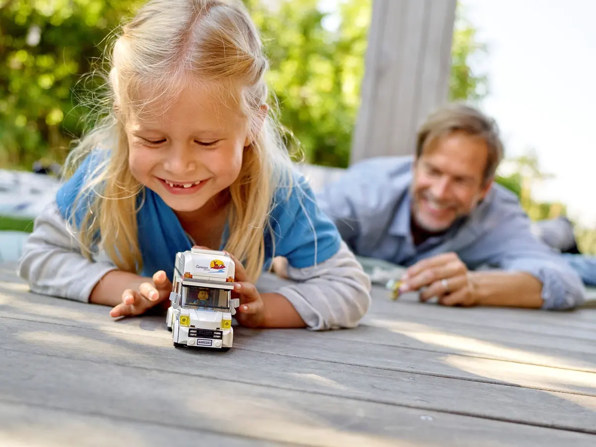 LEGO City 60283 Holiday Camper Van set, image 3