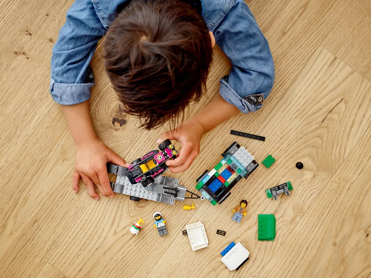 LEGO City 60288 Race Buggy Transporter set, image 9