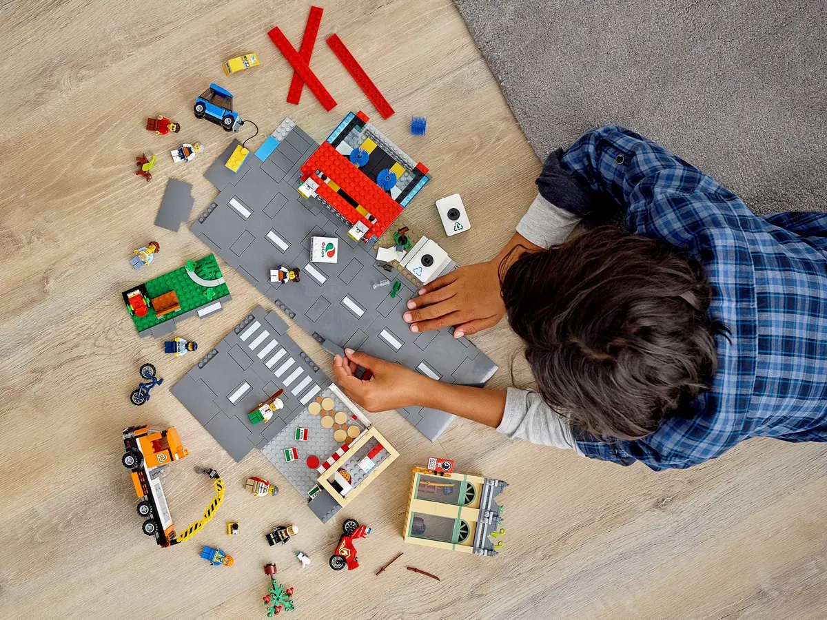 LEGO City 60292 Town Centre set, image 5