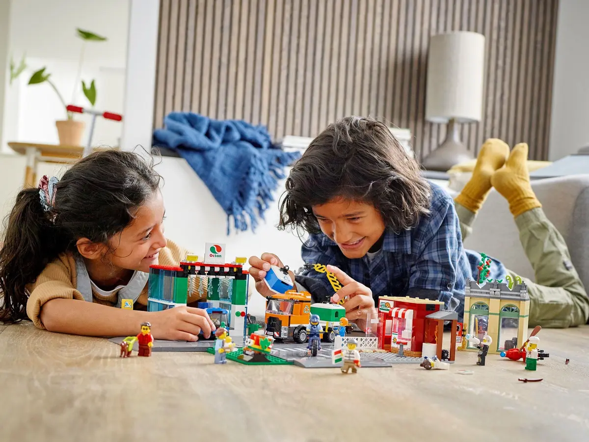 LEGO City 60292 Town Centre set, image 6
