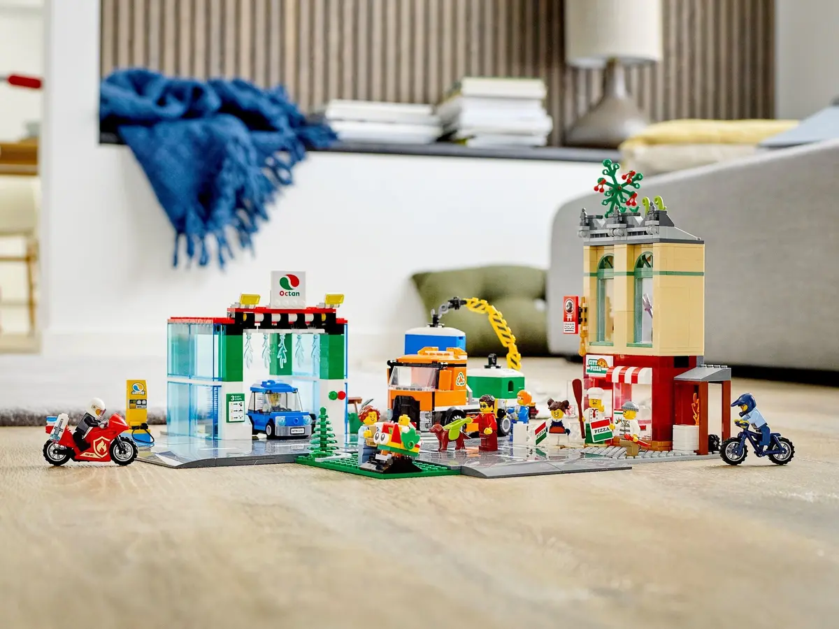 LEGO City 60292 Town Centre set, image 7