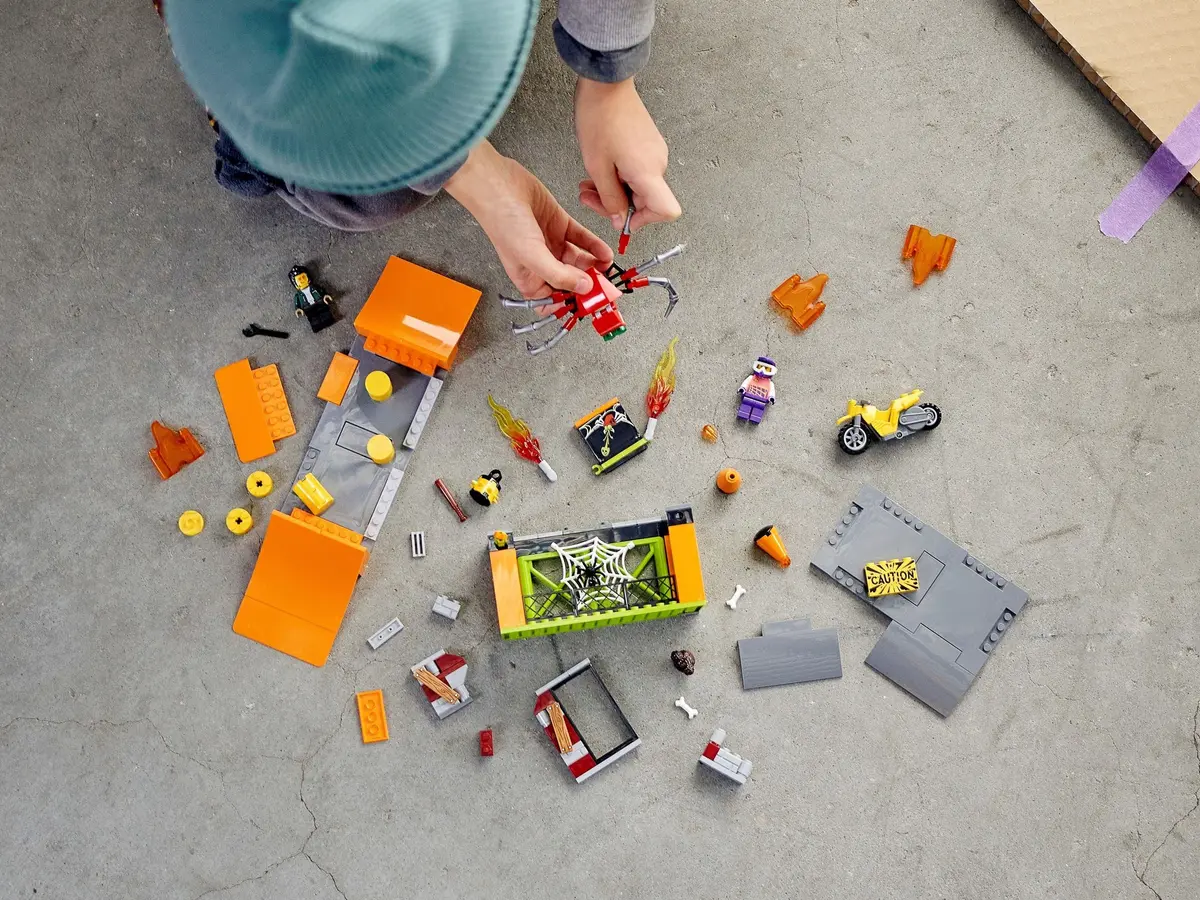 LEGO City 60293 Stunt Park set, image 4