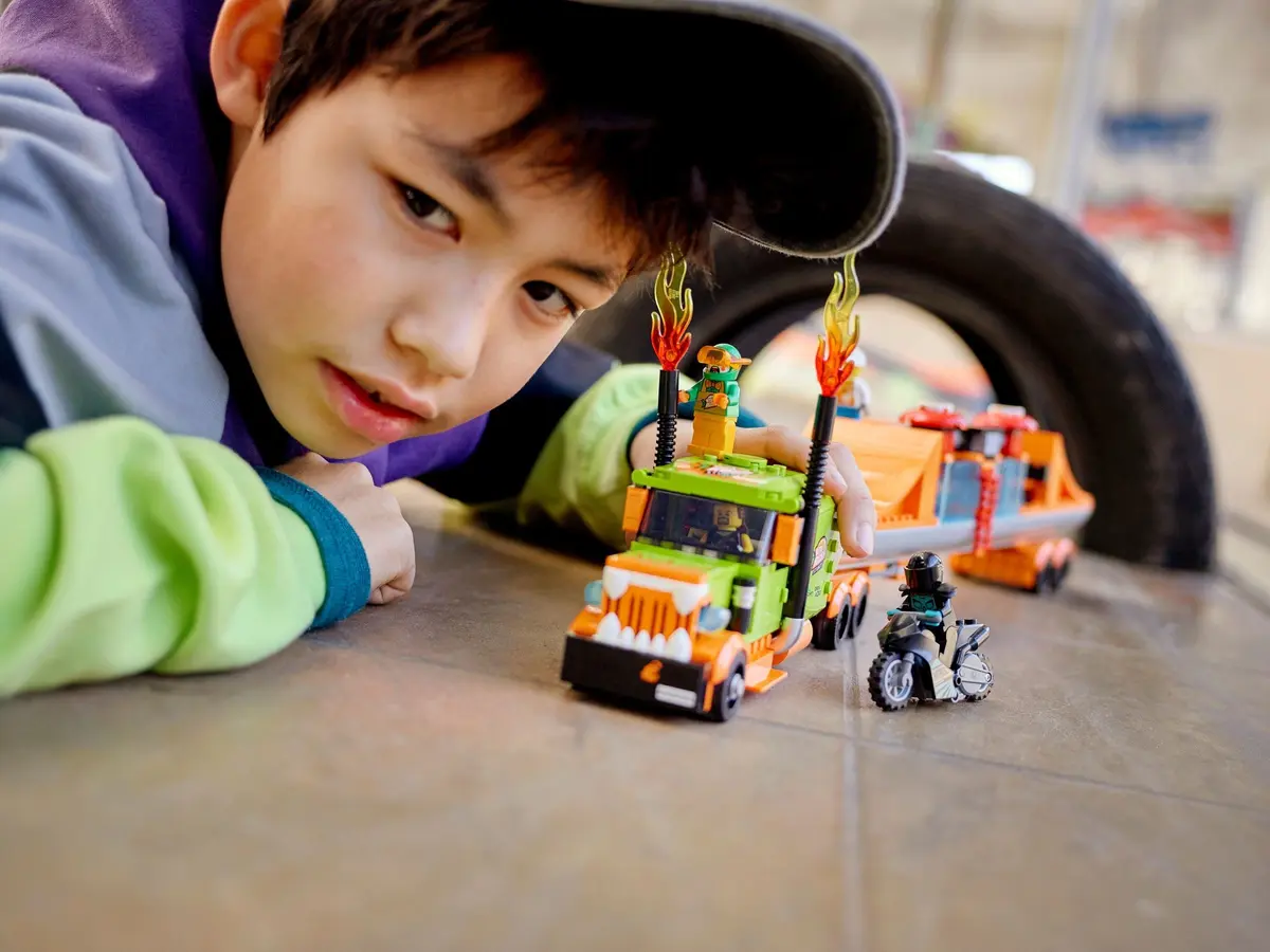LEGO City 60294 Stunt Show Truck set, image 5
