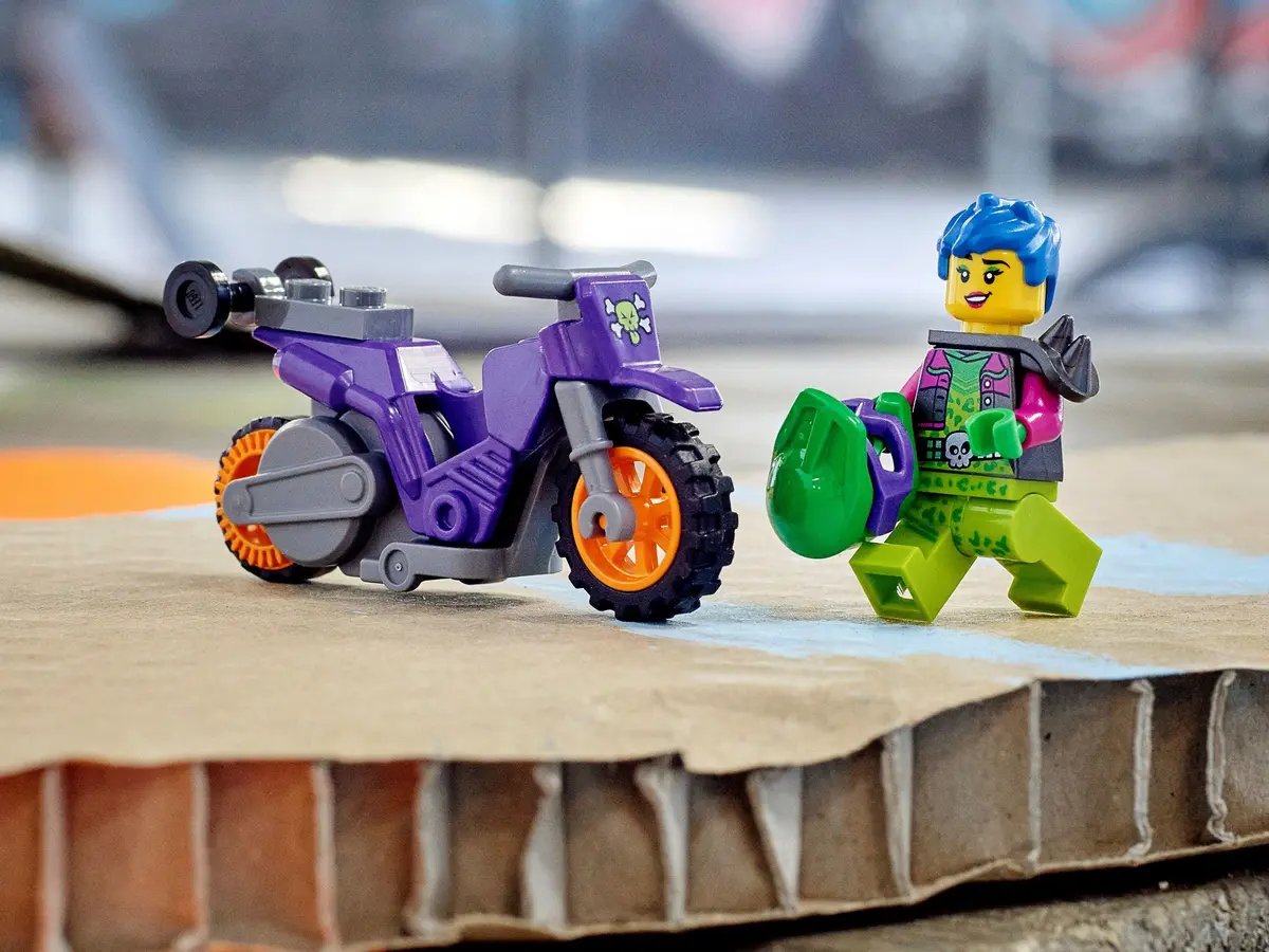 LEGO City 60296 Wheelie Stunt Bike set, image 3