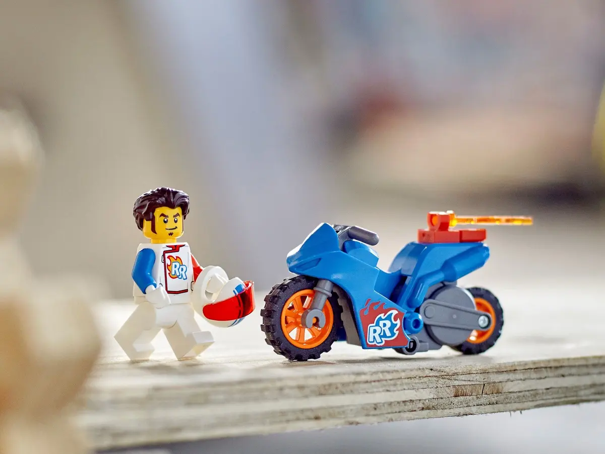 LEGO City 60298 Rocket Stunt Bike set, image 3