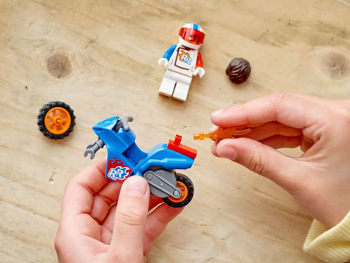 LEGO City 60298 Rocket Stunt Bike set, image 9