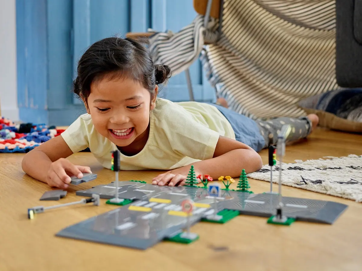 LEGO City 60304 Road Plates set, image 3