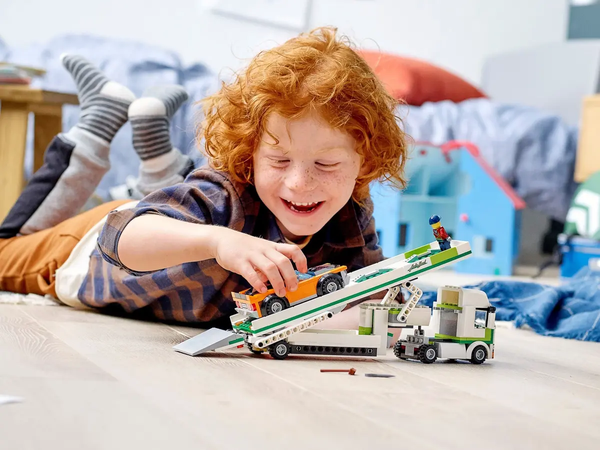 LEGO City 60305 Car Transporter set, image 3