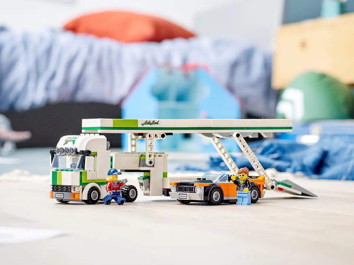 LEGO City 60305 Car Transporter set, image 4