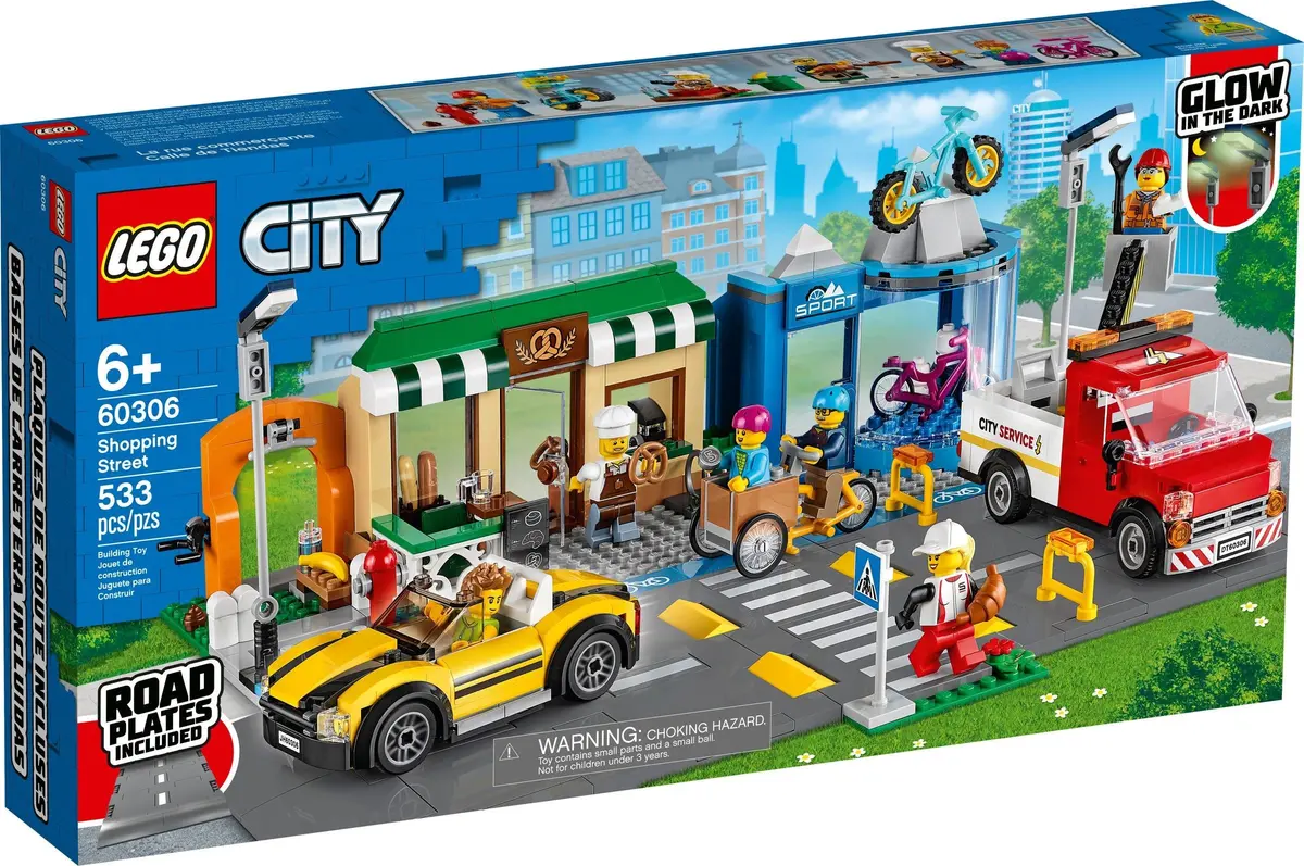 LEGO City 60306 Shopping Street set, image 2