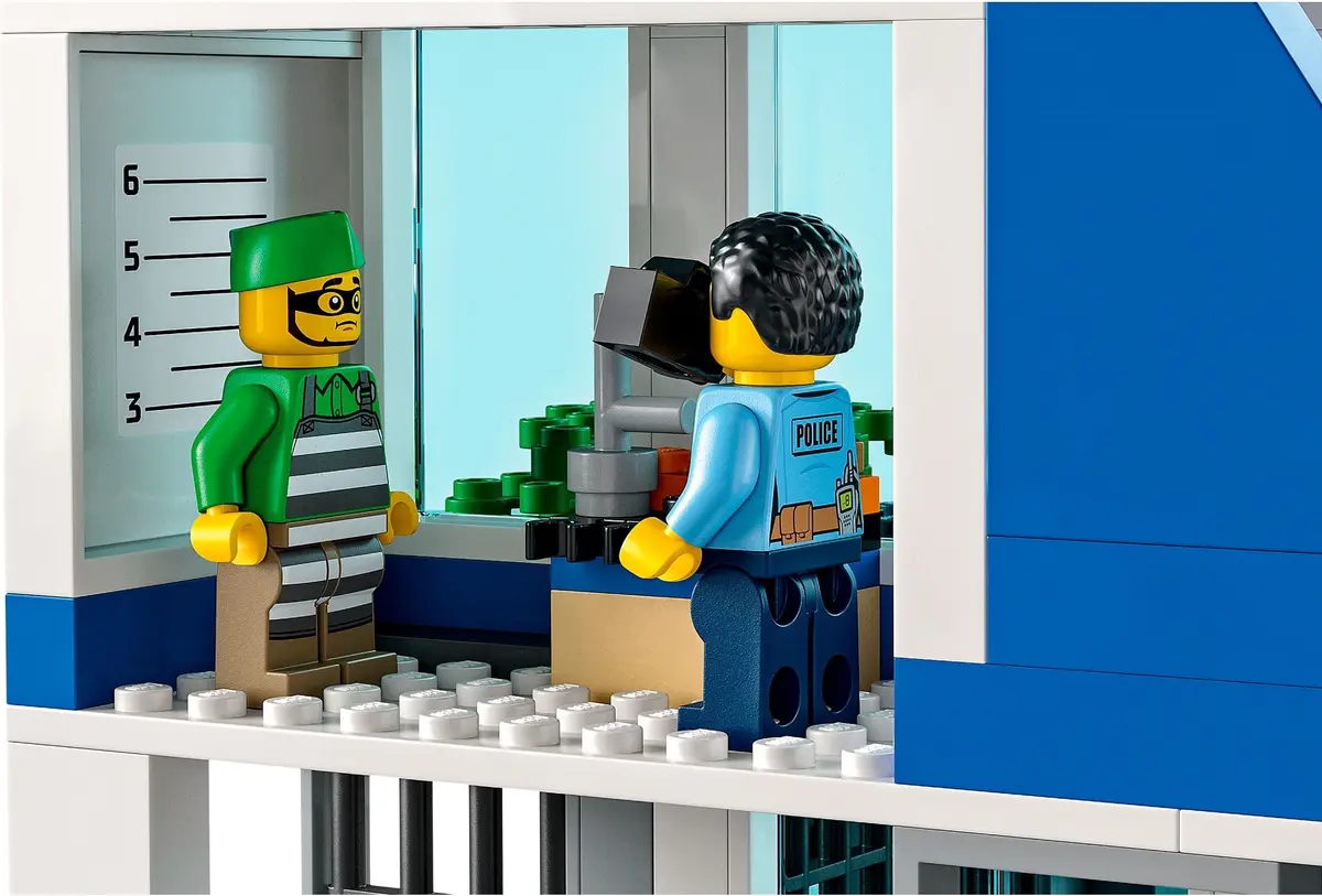 LEGO City 60316 Police Station set, image 5