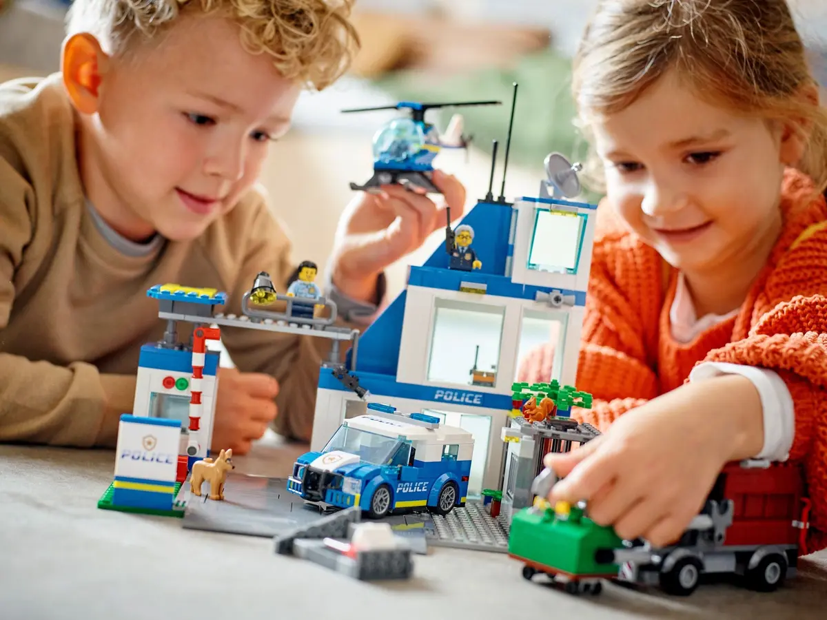 LEGO City 60316 Police Station set, image 6