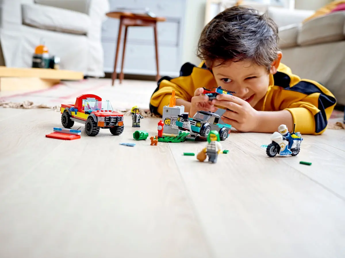 LEGO City 60319 Fire Rescue & Police Chase set, image 2