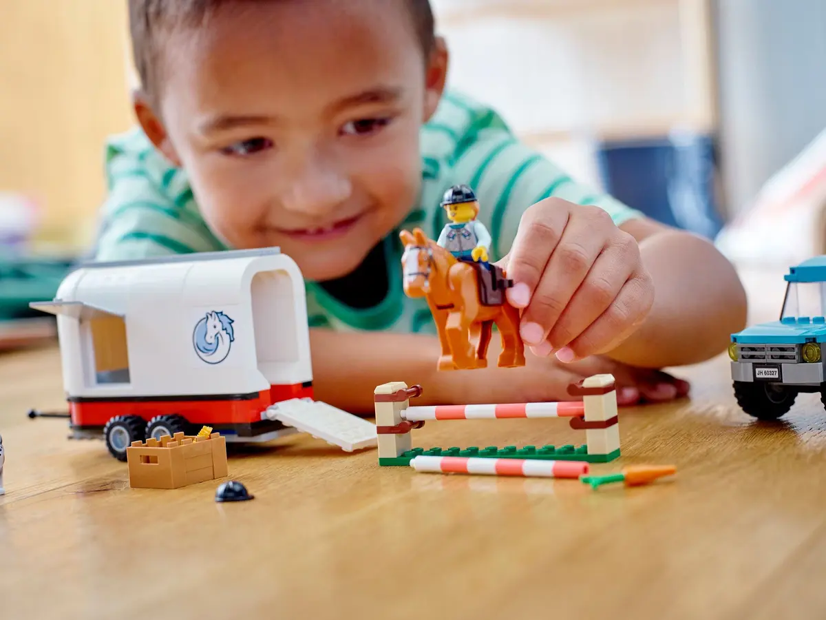 LEGO City 60327 Horse Transporter set, image 2