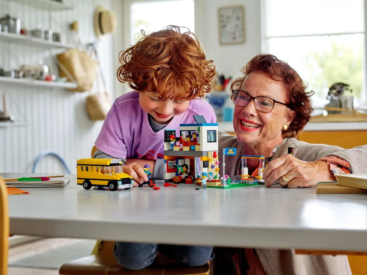 LEGO City 60329 School Day set, image 8