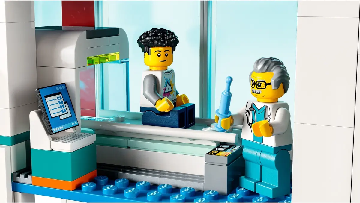 LEGO City 60330 Hospital set, image 6