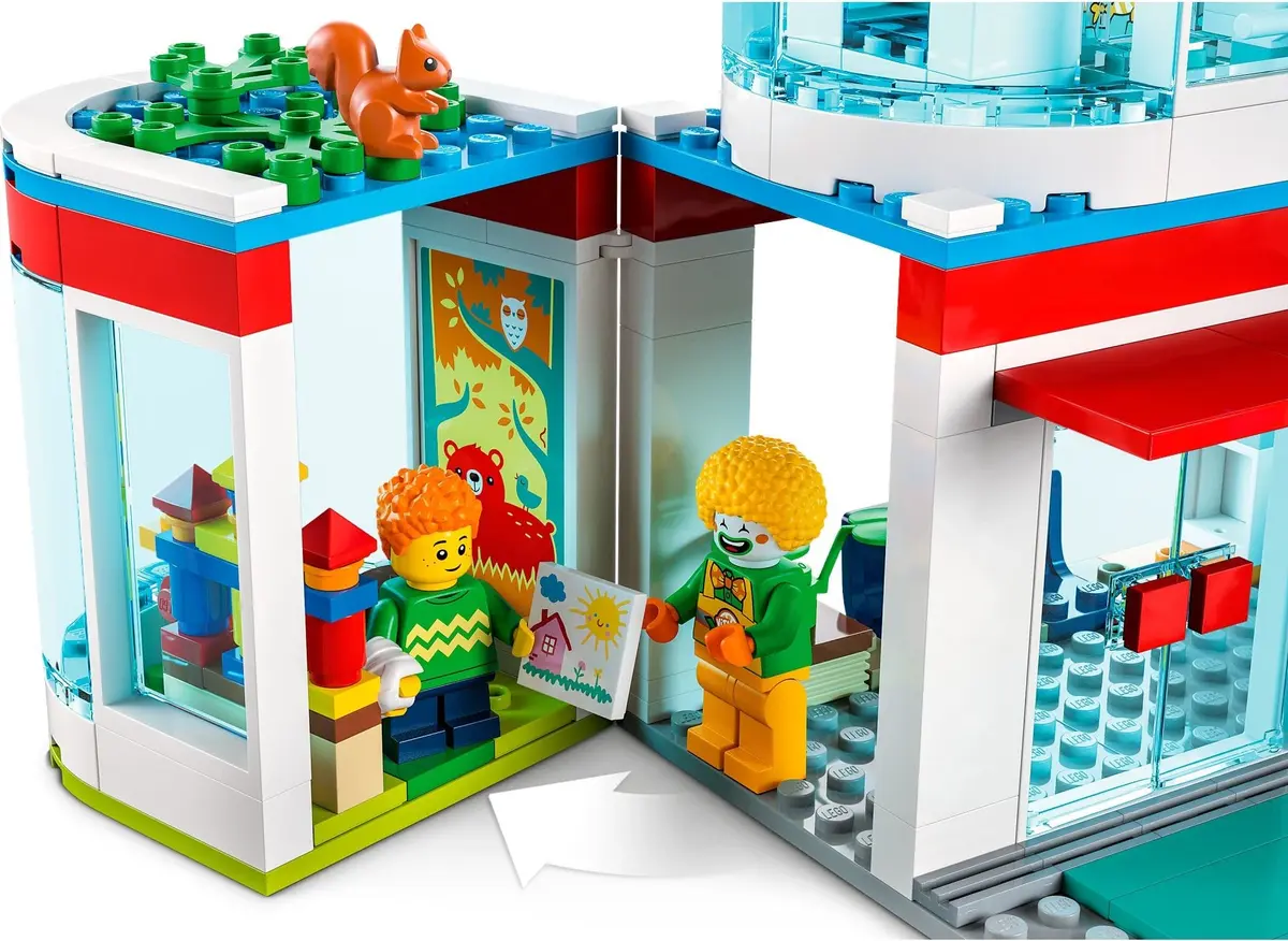 LEGO City 60330 Hospital set, image 4